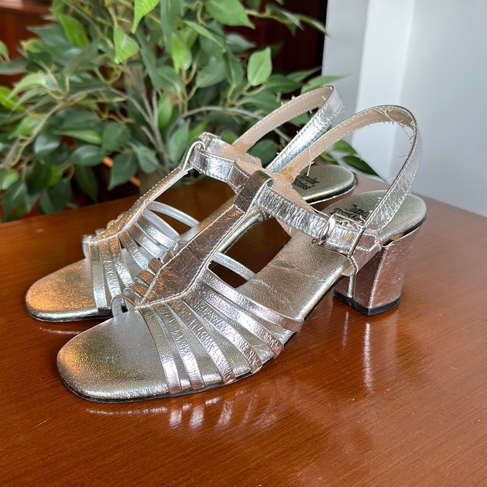 3 for $30 💖 Vintage Silver Sandals can fit Size 6.5 -  Size 7.5